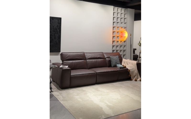 秋季上新——电动埃菲尔沙发，极简美学与智能舒适的治愈碰撞